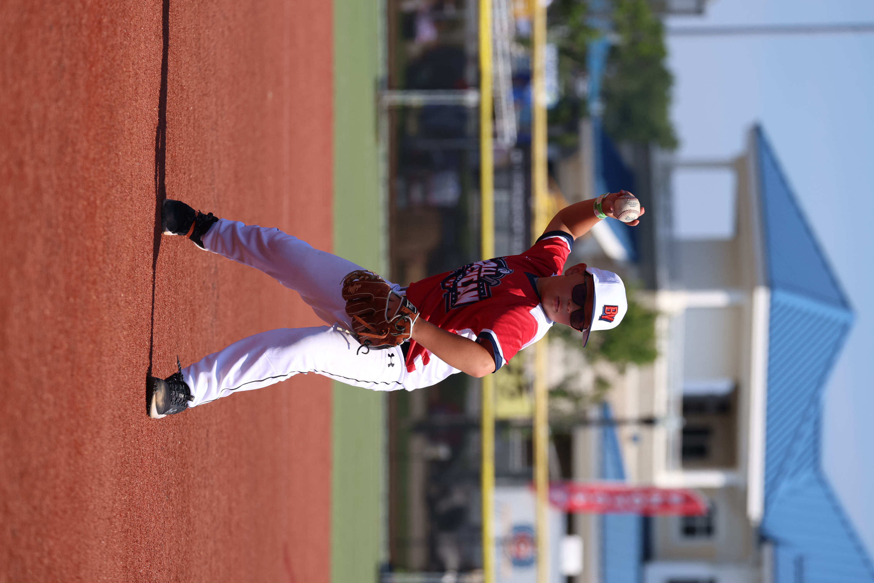 yadier first base pciture